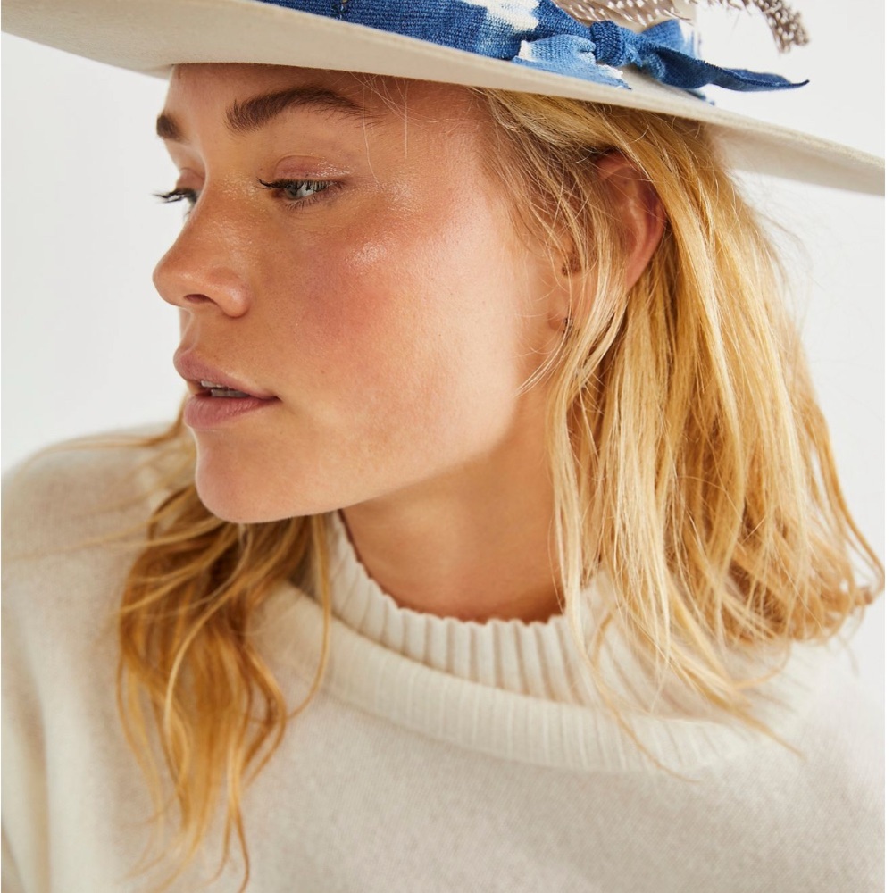 Elegant Cream and Blue Women's Hat
